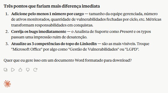 Claude listando três melhorias específicas para o currículo